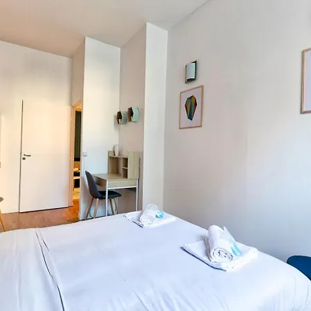 Chateaubriand - Proche Champs Elysees 6p Apartamento