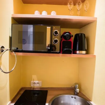 Chateaubriand - Proche Champs Elysees 6p Apartamento